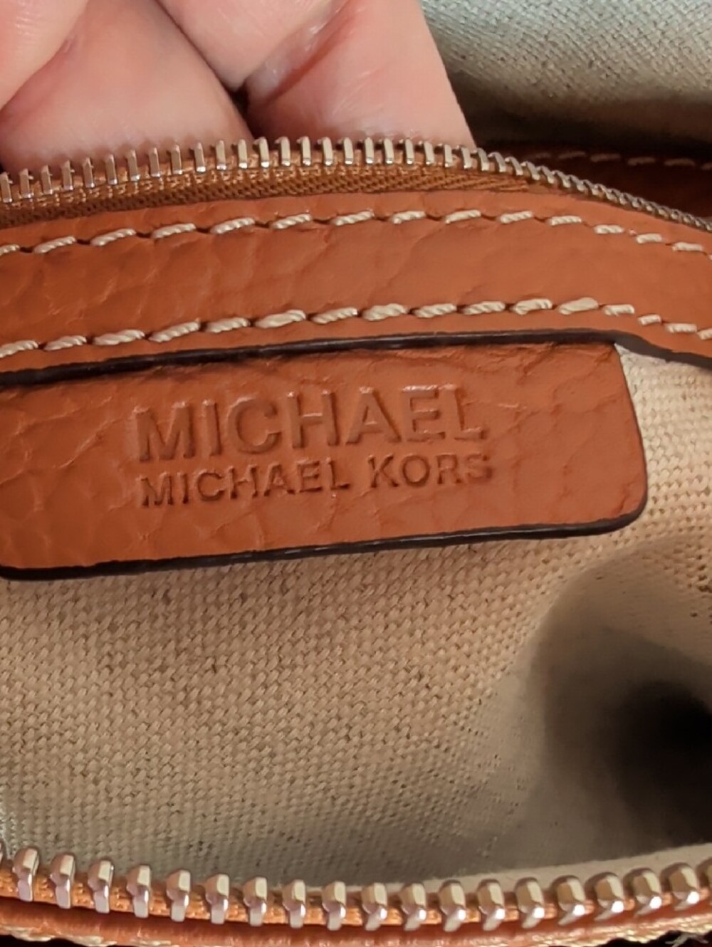 Vintage MICHAEL Michael Kors Classic Tan Leather Tote Bag - Picture 10 of 11